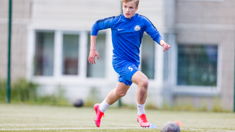 Keturi BFA futbolininkai pakviesti į šalies jaunimo rinktinę