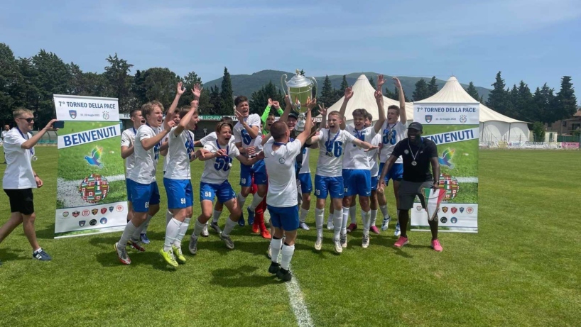 BFA šešiolikmečiai perrašė istoriją: futbolo turnyre Italijoje nušlavė italų ekipas ir tapo čempionais