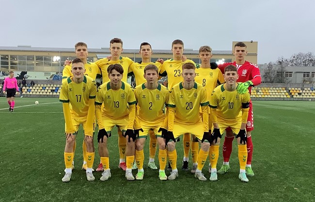 Lietuvos jaunimo rinktinė U-18 su M. Perveiniu G. Freidgeimu susitiko su suomiais